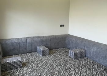 شاليه بركن شواء ومسطح اخضر 