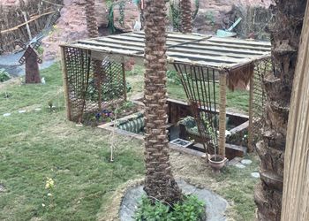 استراحة بجلسة خارجية ومسطح اخضر