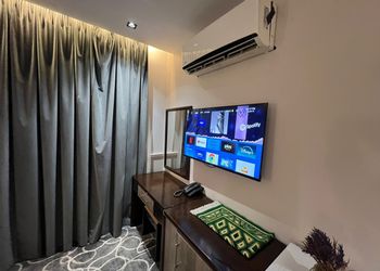 استديو بسرير ماستر وجلسة جانبية 
