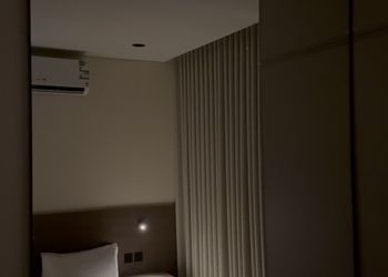 استديو بسرير ماستر وأثاث مريح 