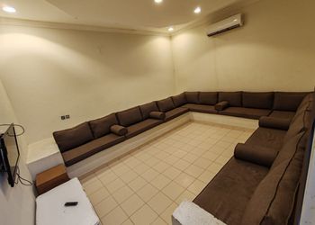 شاليه بمسطح اخضر وألعاب رمليه
