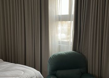 استديو بأثاث مريح وبسيط 