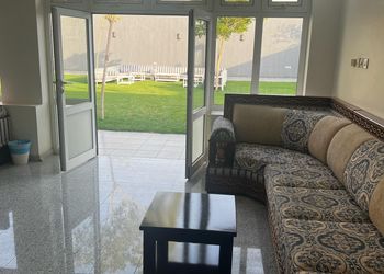استراحة بمسطح اخضر ومجالس