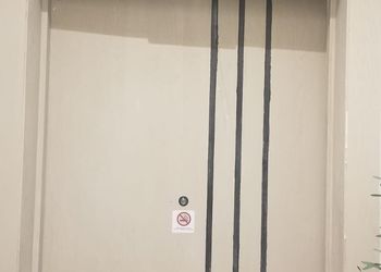 استديو بسرير ماستر وأثاث مريح 