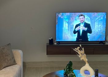 شقة بدخول ذاتي وصالة مريحة 