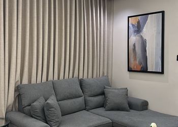 استديو بألوان مريحة وأثاث راقي