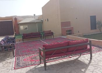 استراحة بمسطح اخضر وجلسة