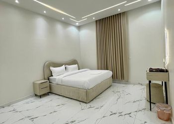 استديو هادئ بسرير ماستر 