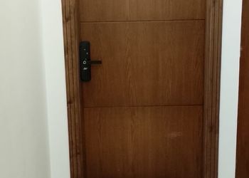 استديو بسرير ماستر وأثاث مريح 