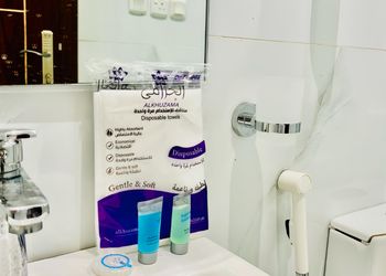 شقة بغرفتين نوم وصالة واسعة 