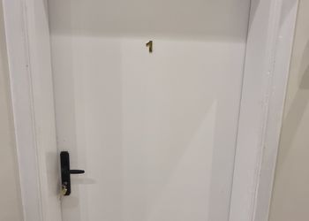 استديو بسرير ماستر ودخول ذاتي