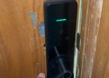استديو بسرير ماستر وجلسة جانبية