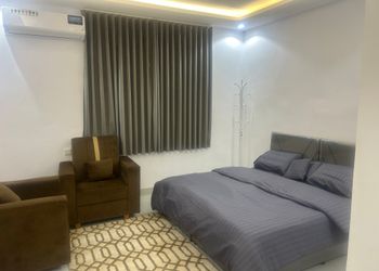 استديو بسريرين فردية