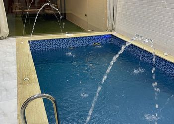 شاليه بغرفة نوم مطلة على المسبح 