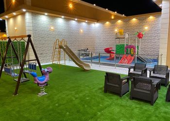 استراحة بمجلس ومسبح العاب مائية