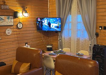 كوخ بغرفتين نوم وباجواء عائلية 