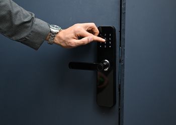استديو بسرير ماستر وجلسة جانبية