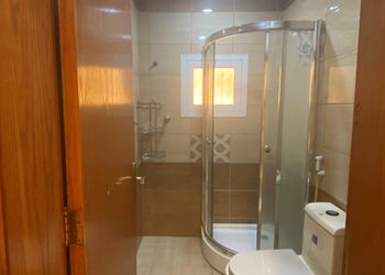 شقة بصالة وغرفتين نوم 