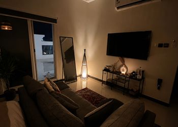 استديو بسرير ماستر وجلسة جانبية 