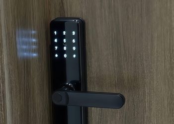 استديو بسرير ماستر وجلسة جانبية