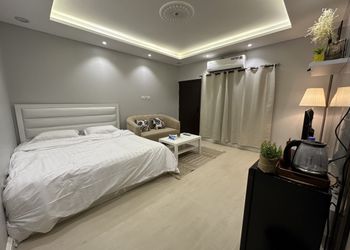 استديو بدخول ذاتي ومدخل جانبي 