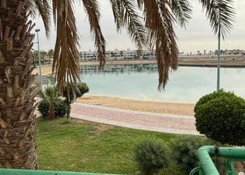شاليه بجلسة خارجية وأجواء ممتعة 