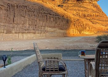 استراحة بغرفه نوم وصالة أنيقة