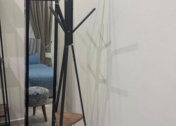 شقة بغرفة معيشة وغرفتين نوم 