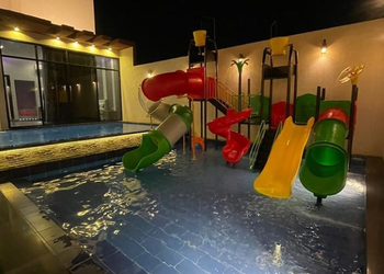 شاليه بألعاب مائية وثلاث غرف نوم
