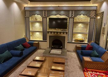 شاليه بألعاب أطفال ومسبح