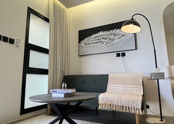 استديو بسرير ماستر 