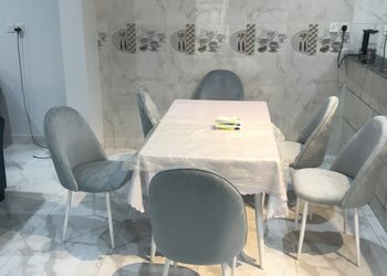 استراحة بمجلس وفناء خارجي 
