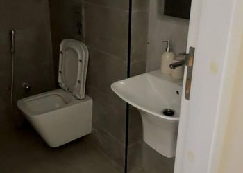 شقة بغرفة معيشة وغرفتين نوم 
