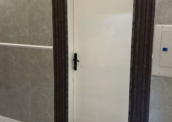استديو بأثاث مريح وبسيط 