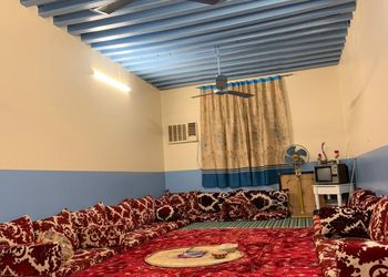 مزرعة ببيت شعر وجلسة خارجية