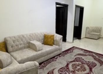 شقة بصالة وغرف نوم