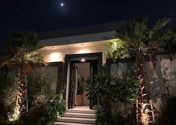استراحة بإطلاله على حديقه ومسبح