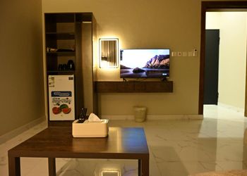 استديو بسرير ماستر وأثاث مريح 