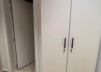 شقة بصالة أنيقة ودخول ذاتي