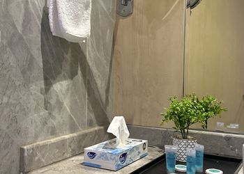 استديو بأثاث مريح وبسيط 