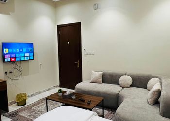 استديو بسرير ماستر وجلسة جانبية 