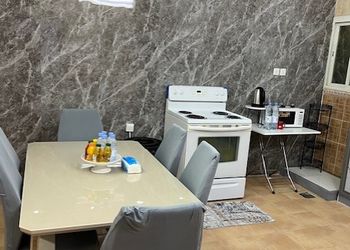 شقة بثلاث غرف نوم ودخول ذاتي 