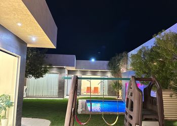 شاليه بمسبح خارجي وألعاب أطفال