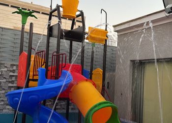 شاليه بغرفة نوم مطلة على المسبح