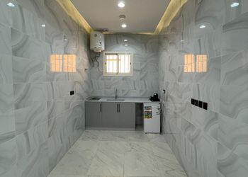 شاليه بمجلس وفناء خارجي 