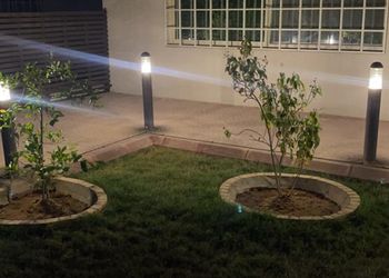 استراحة بملعب كرة طائرة ومسبح
