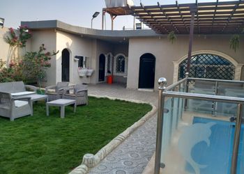 استراحة بمسبح داخلي والعاب اطفال