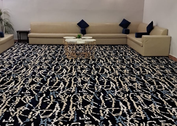 استراحه بمسطحات خضراء وغرف نوم