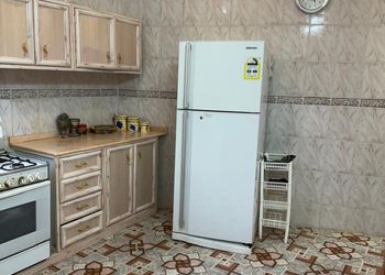استراحة بمجلس وفناء خارجي 