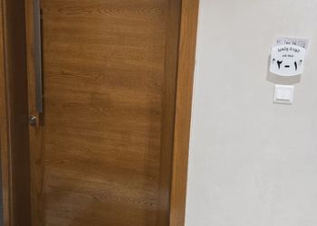 استديو بسرير فردي وجلسة جانبية